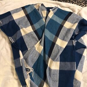 Sonoma blue plaid throw sweater